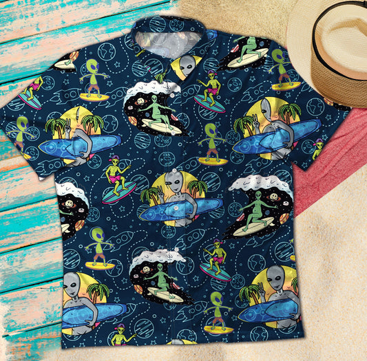 Alien Surfing Beach Summer Vintage Hawaiian Short Sleeve Button Up Shirt