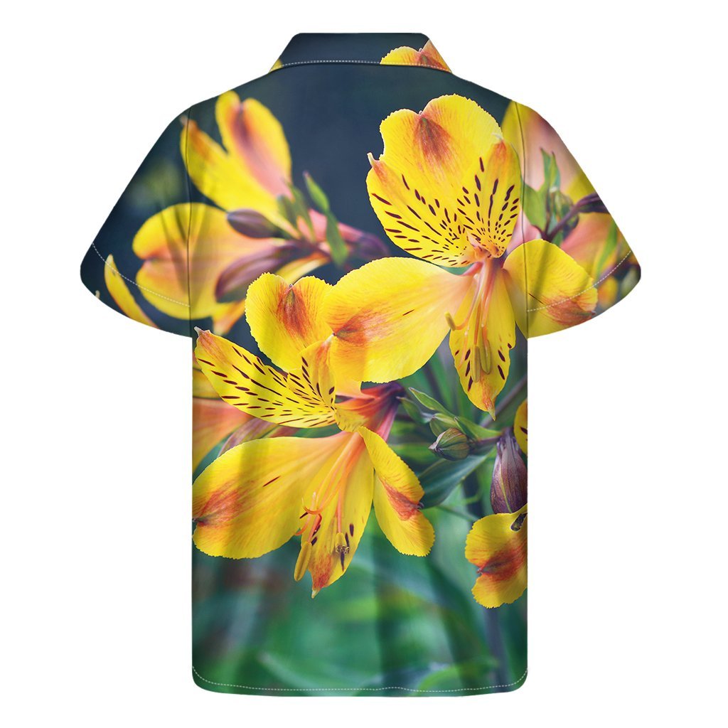 Yellow Alstroemeria Print Mens Short Sleeve Shirt Hawaiian